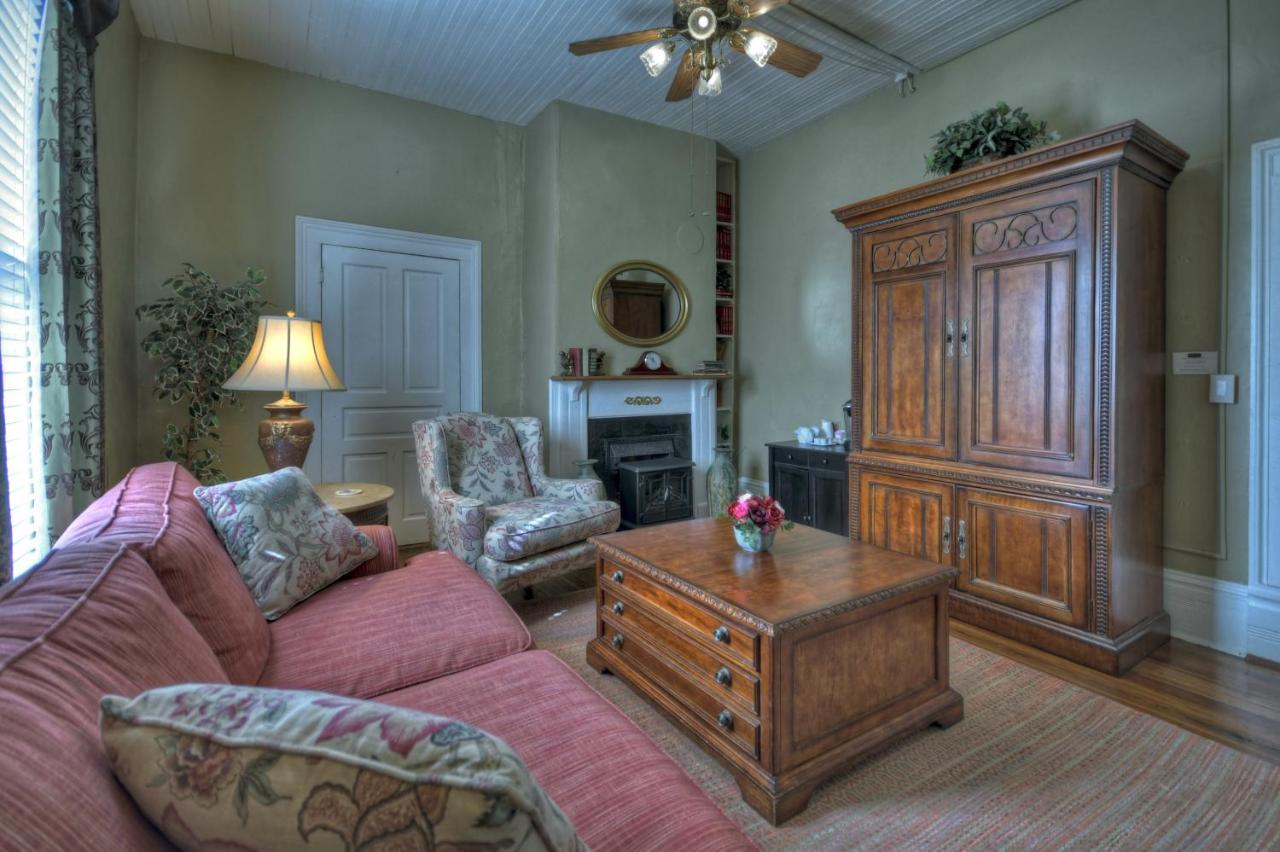 Blue Ridge Inn Bed And Breakfast Exterior photo